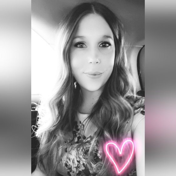 Meet your Posher, Ashlee - Picture 5 of 8